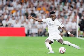 九游体育:体育英超:加纳乔惊艳倒钩 曼联3-0埃弗顿